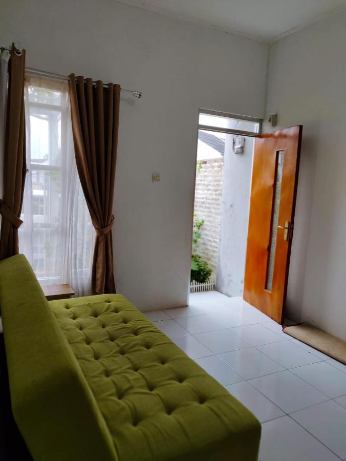 Homestay Srikandi Гарут Екстериор снимка